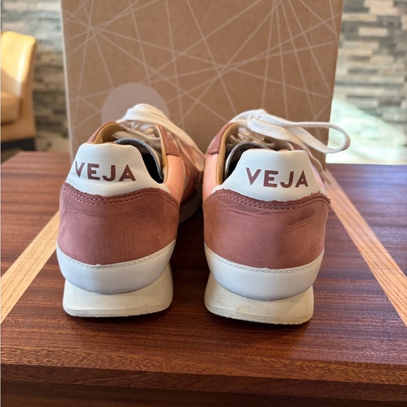 Veja Bastille - Holiday Silk Sneakers - Women's 9 - With Box - Picture 6 of 10